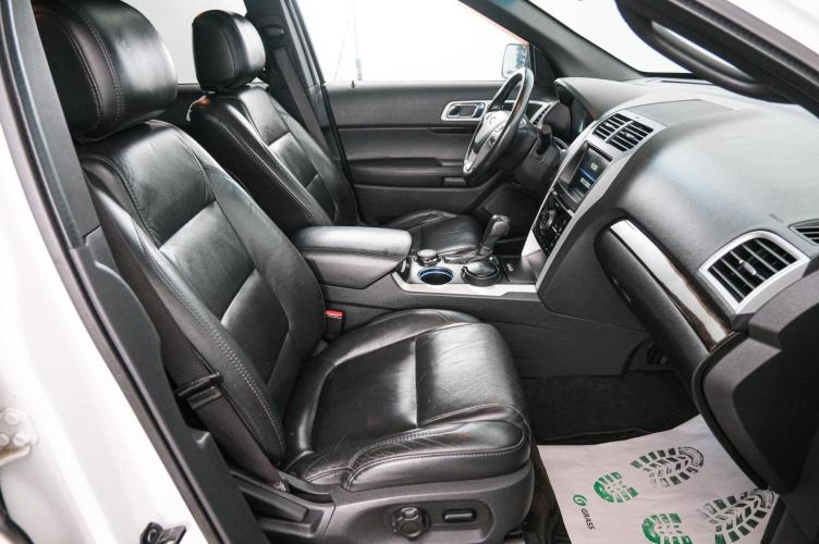 Ford Explorer 13 из 22