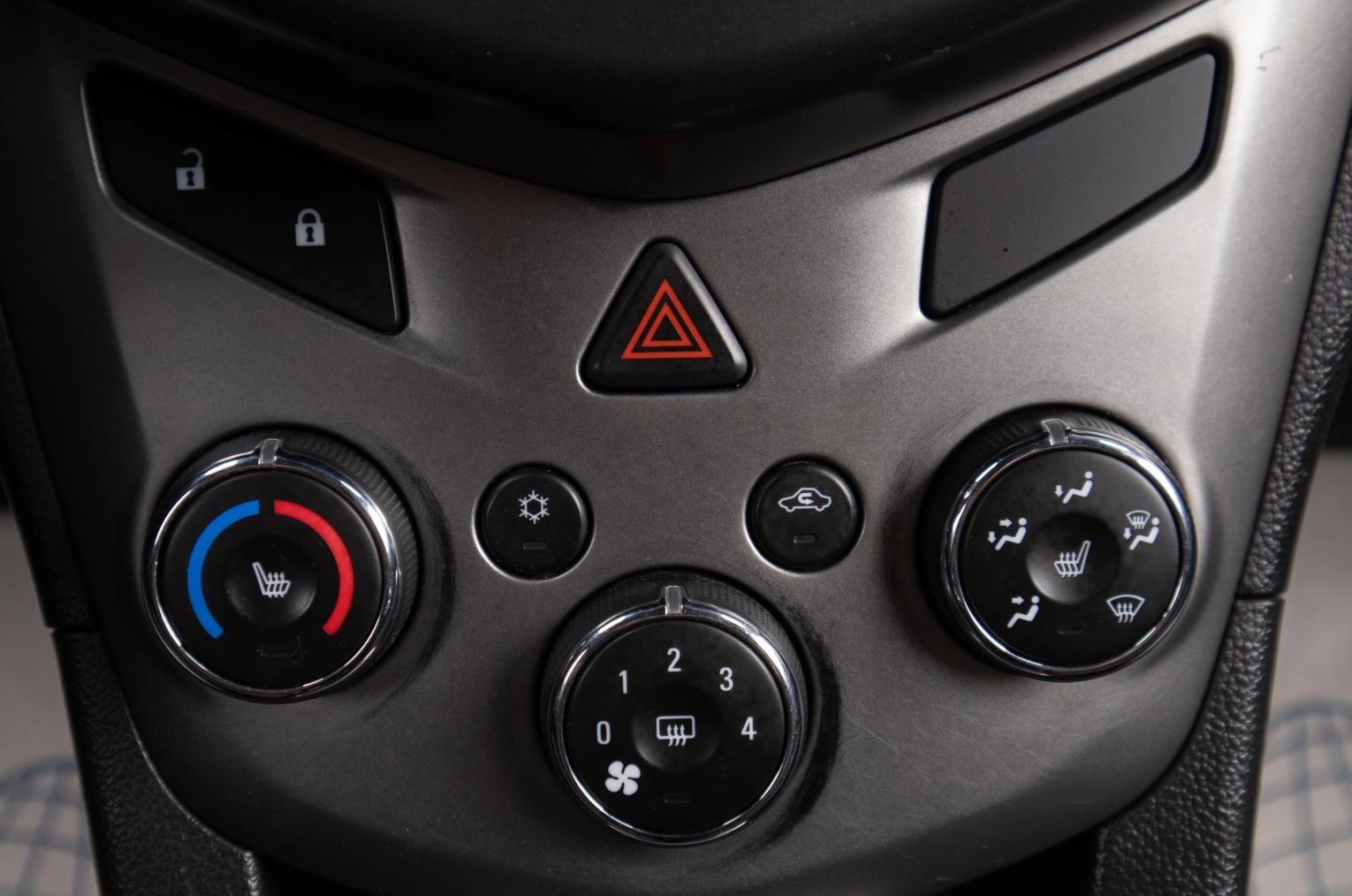 Chevrolet Aveo 13 из 20