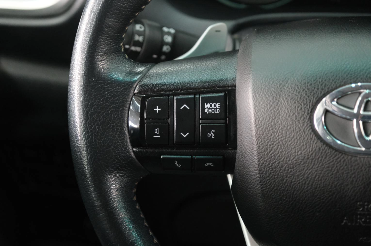 Toyota Fortuner 14 из 24