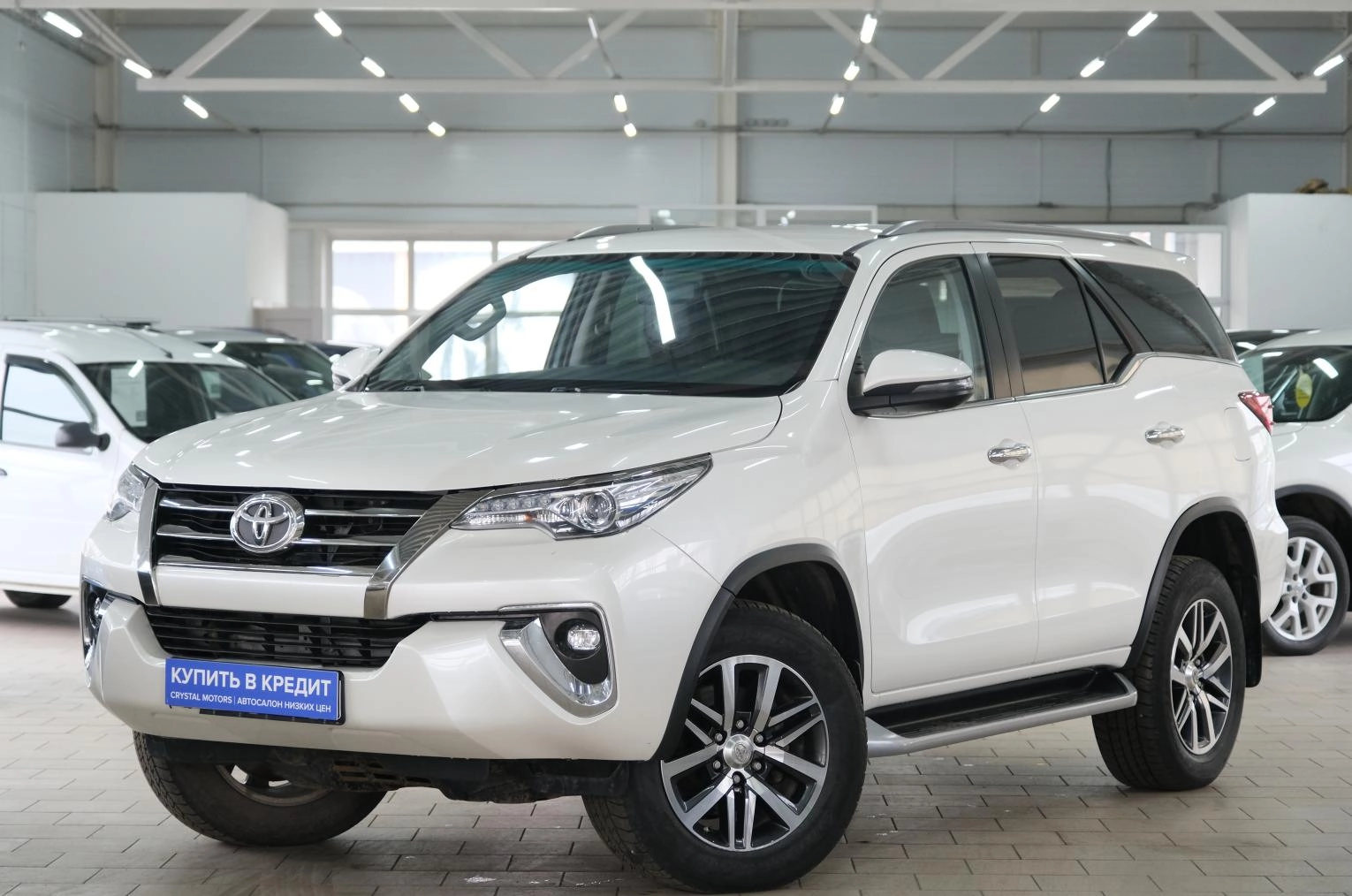 Toyota Fortuner 3 из 24