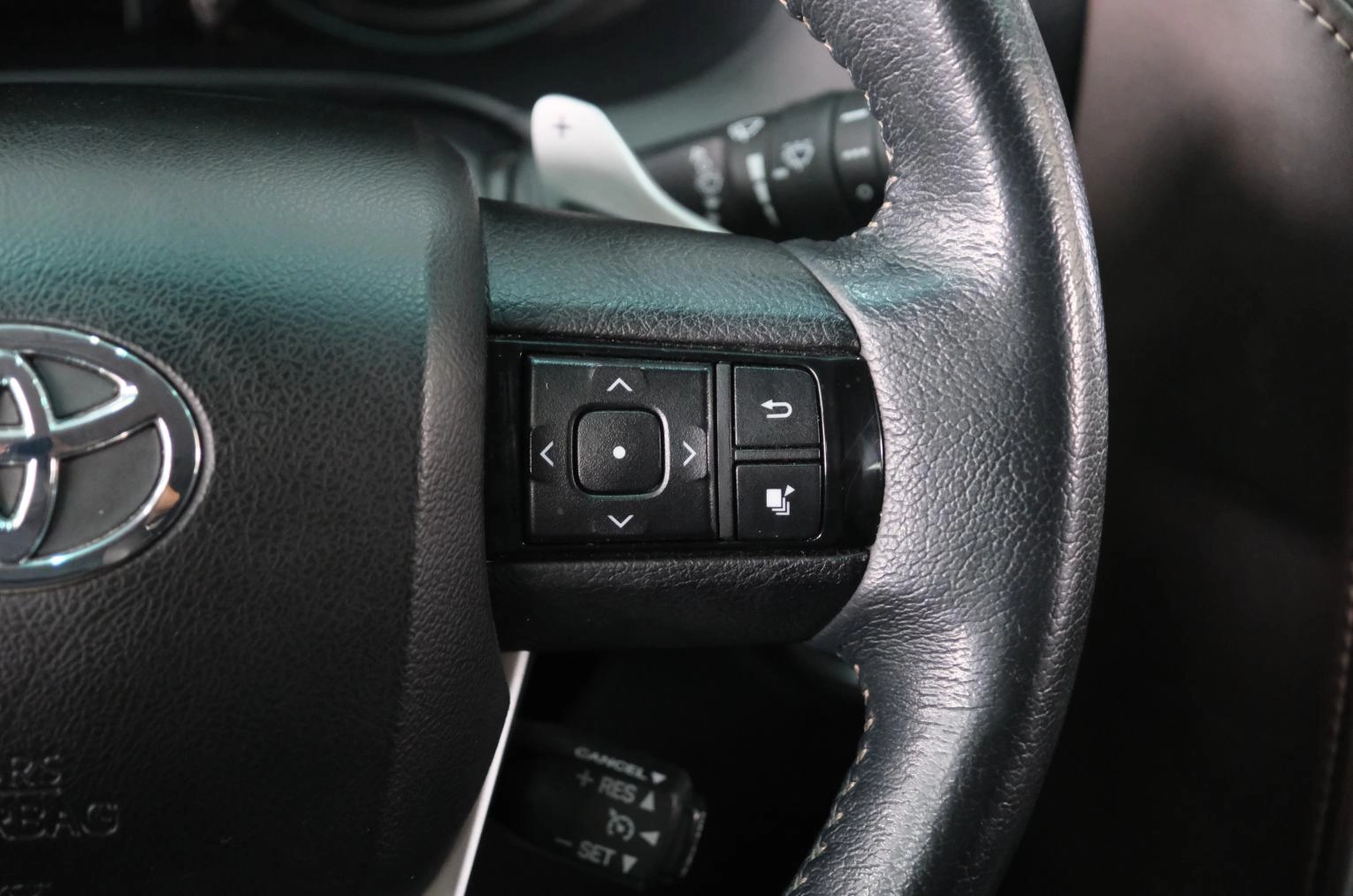 Toyota Fortuner 15 из 24