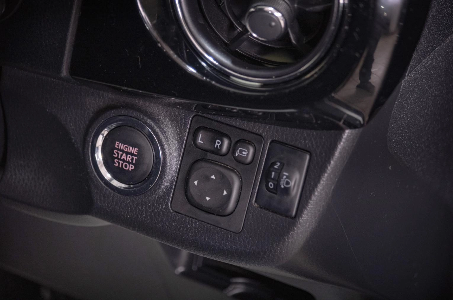 Toyota Vitz 10 из 17