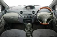 Toyota Vitz 12 из 20