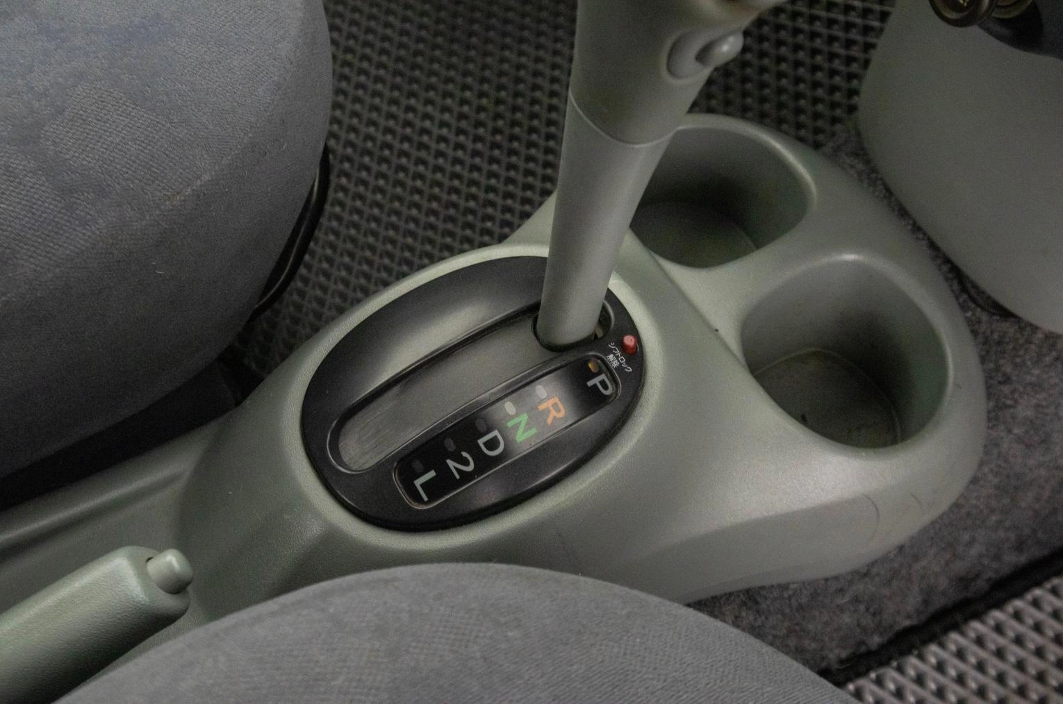 Toyota Vitz 16 из 20