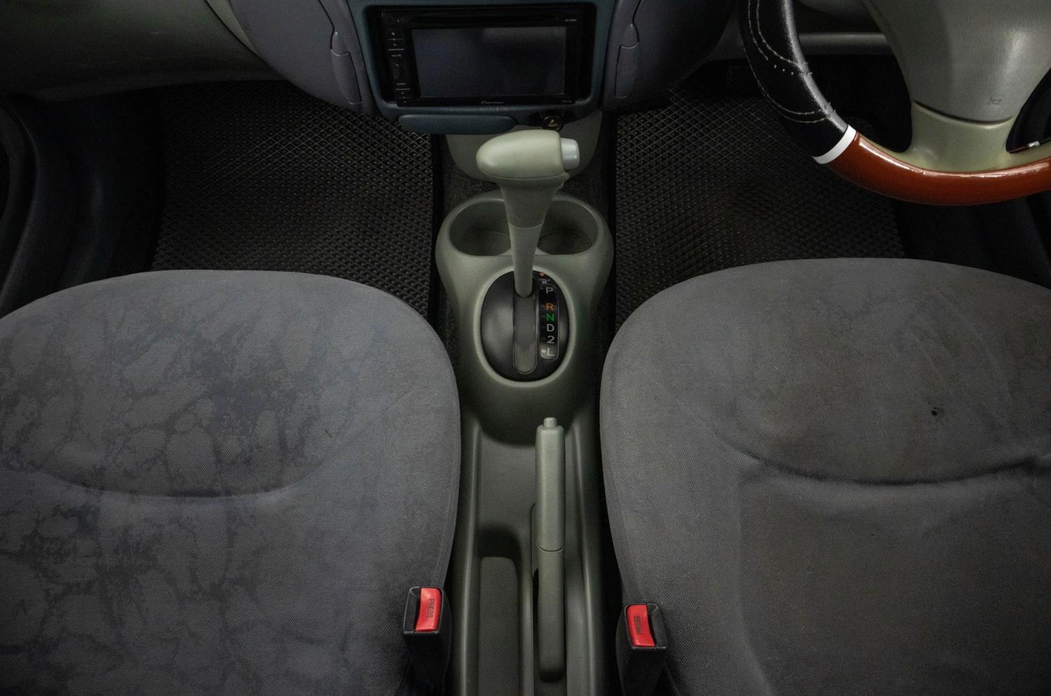 Toyota Vitz 17 из 20