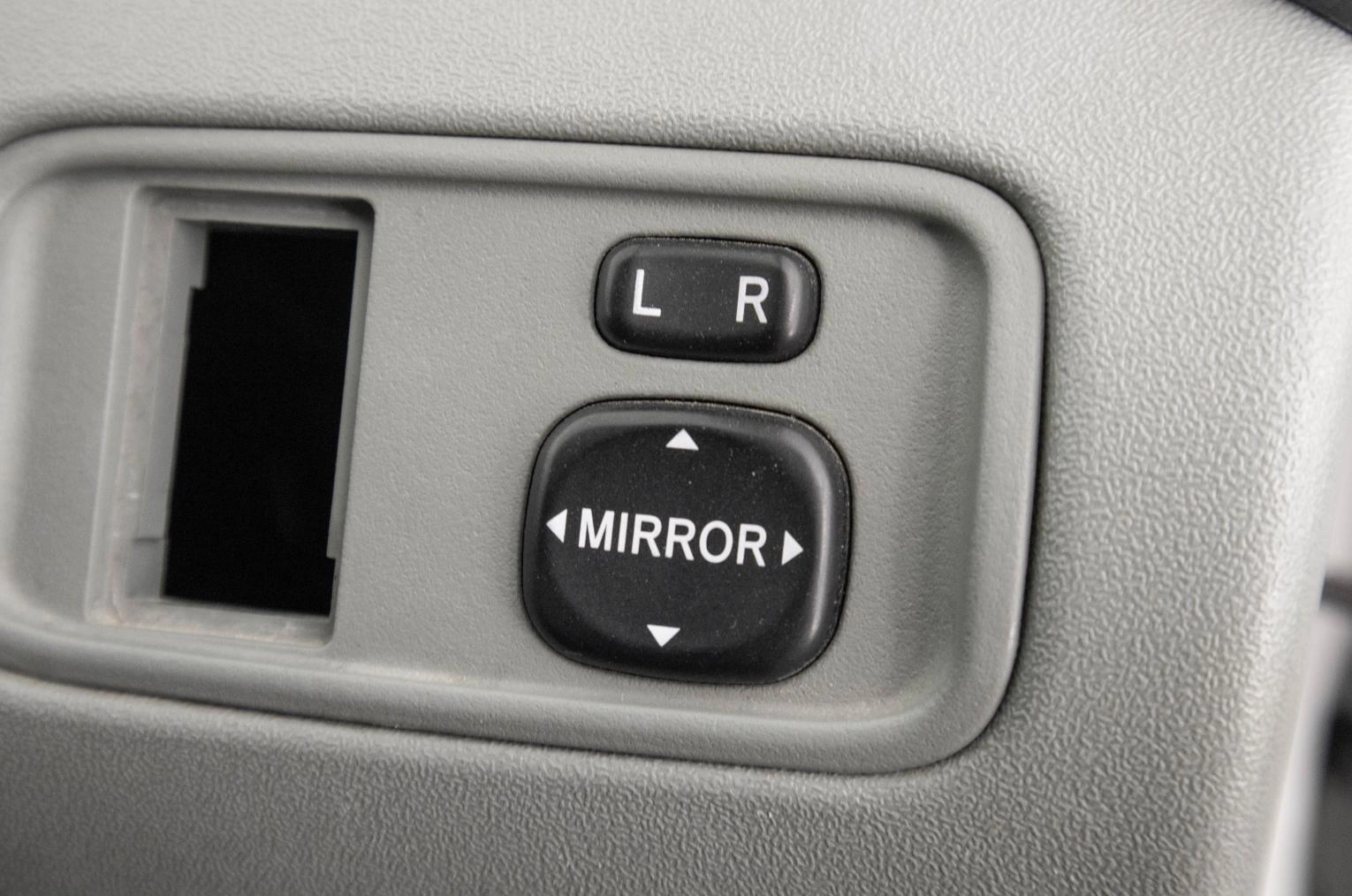 Toyota Vitz 20 из 20