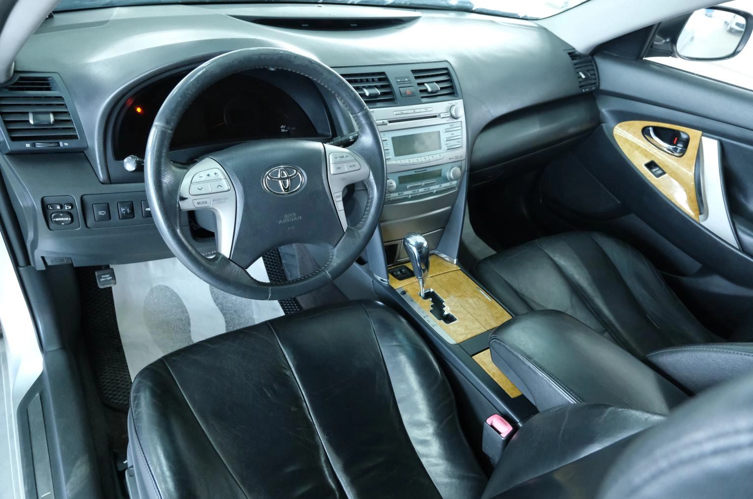 Toyota Camry 11 из 22