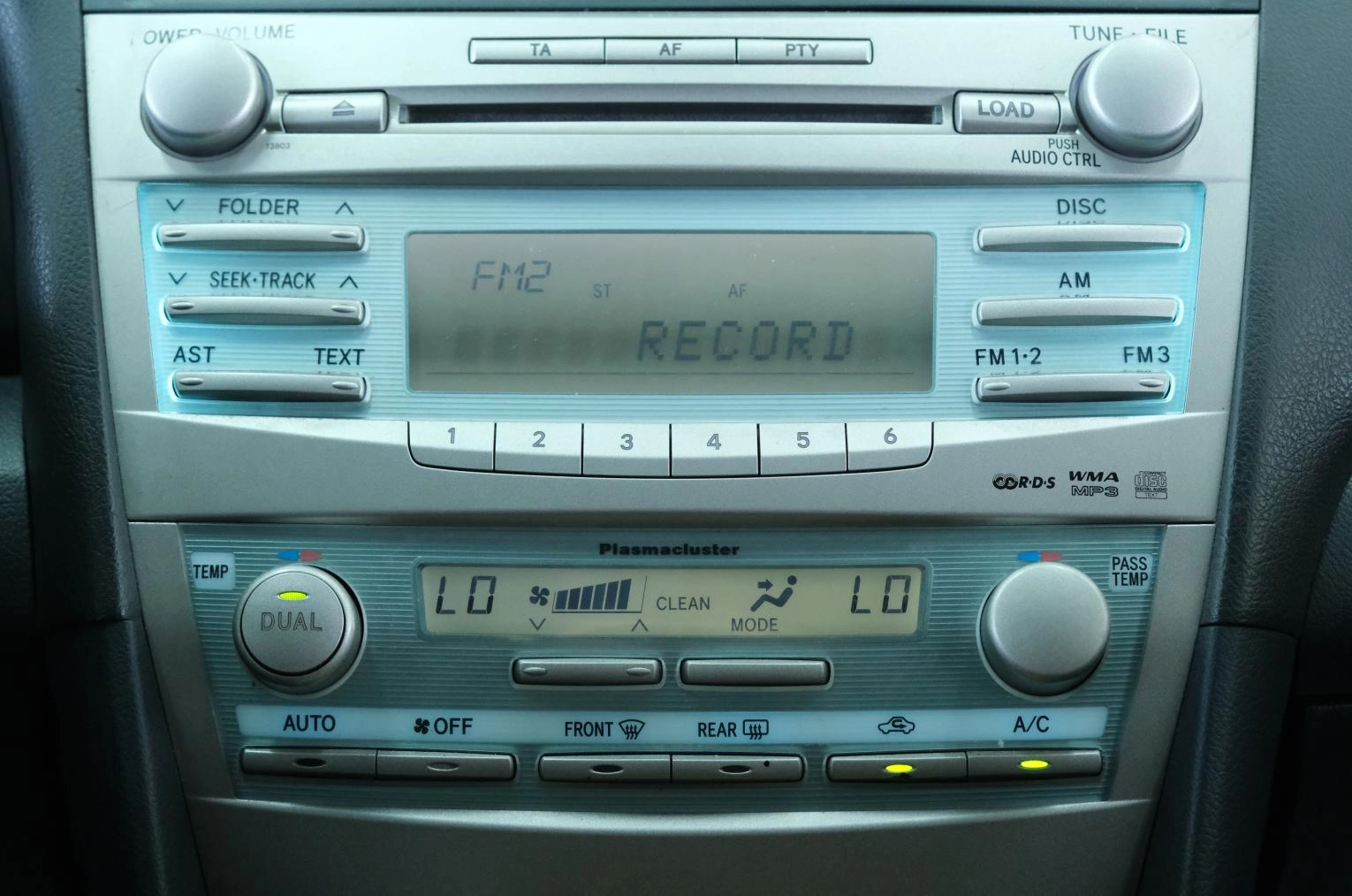 Toyota Camry 15 из 22