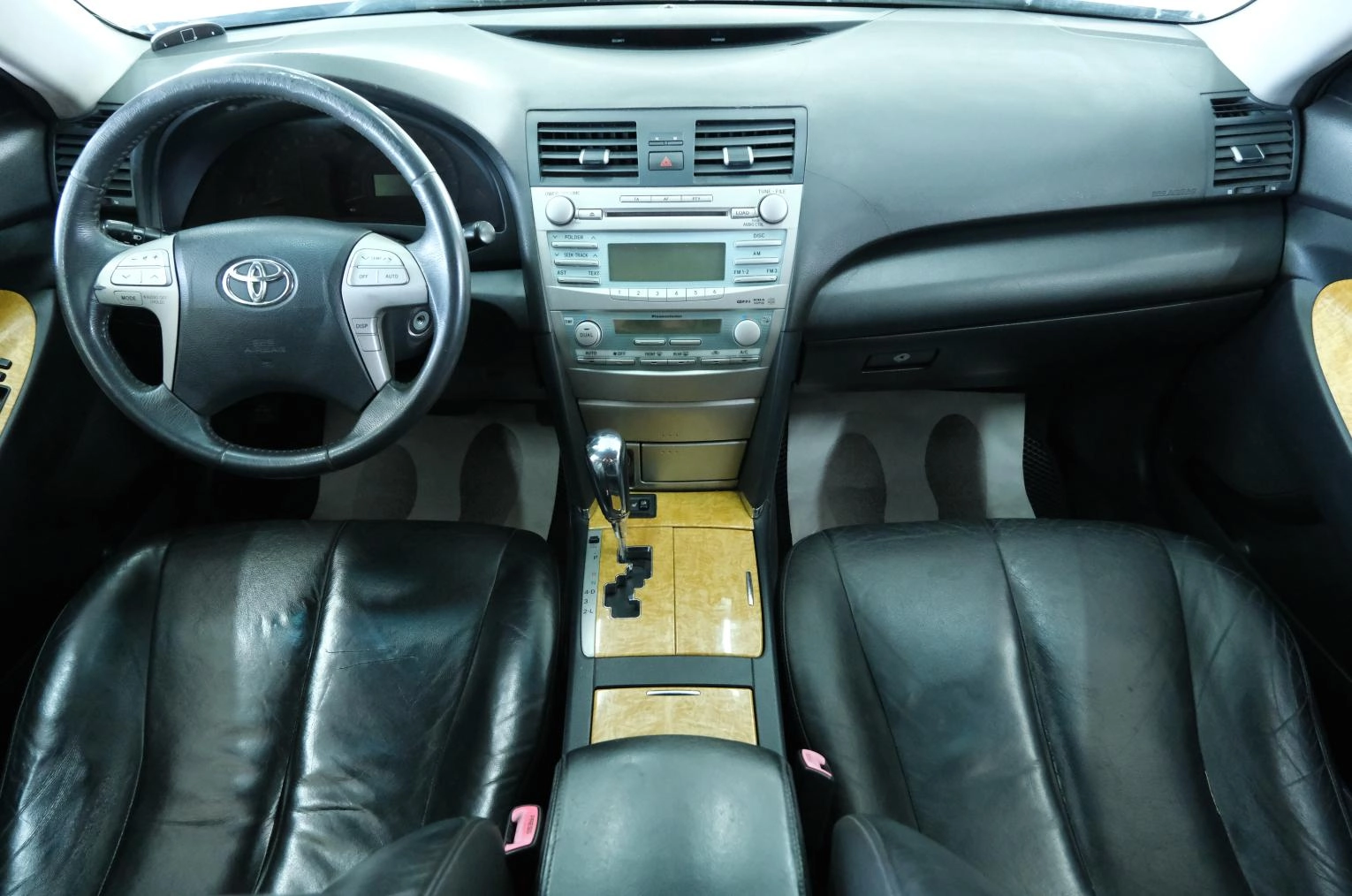 Toyota Camry 14 из 22