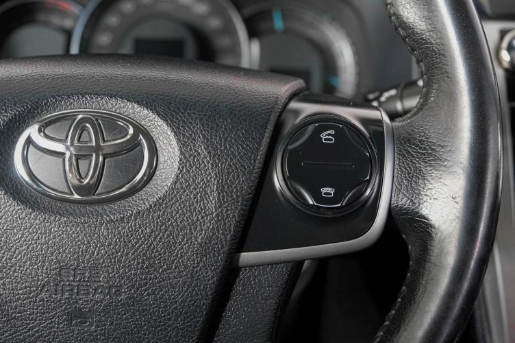 Toyota Camry 17 из 23