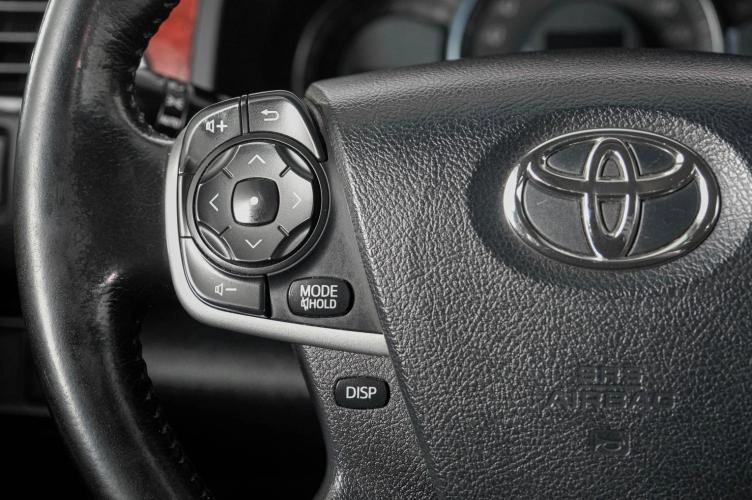 Toyota Camry 16 из 23