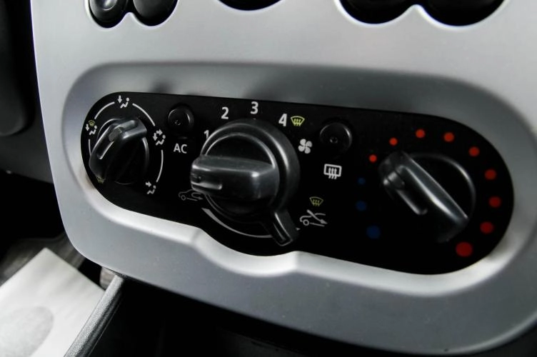 Renault Logan 15 из 20