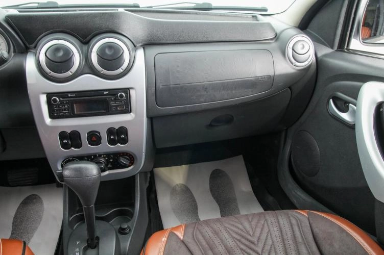 Renault Logan 16 из 20