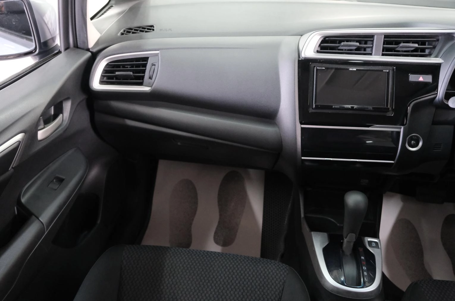 Honda Fit 18 из 23