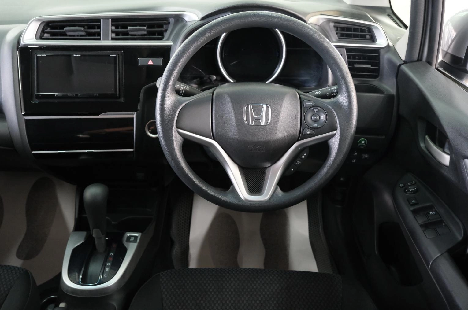 Honda Fit 11 из 23