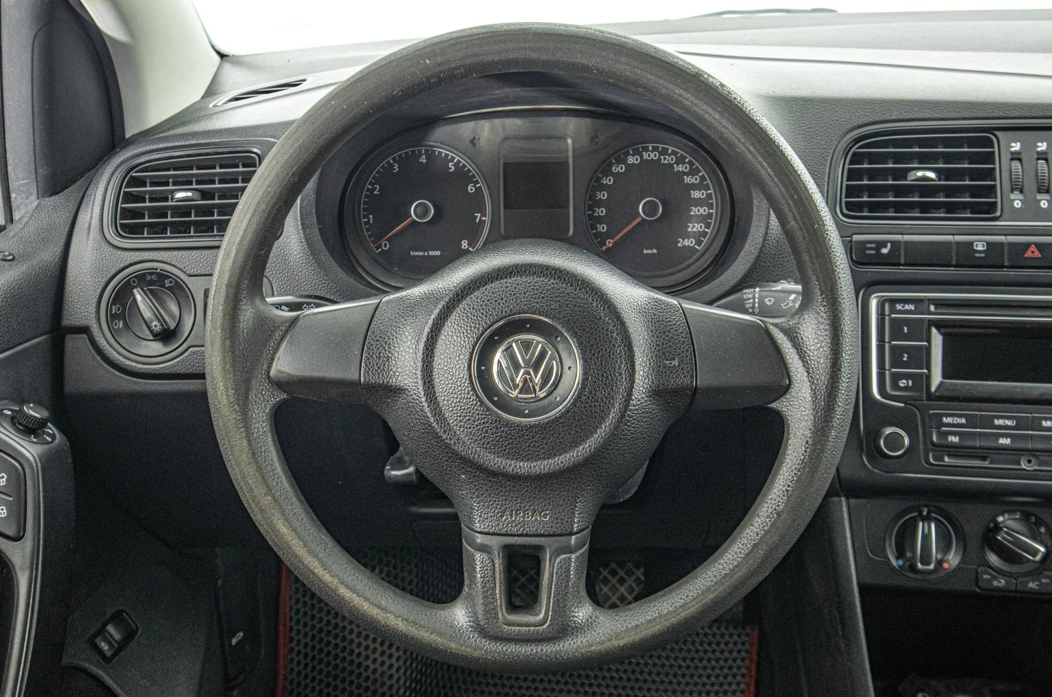 Volkswagen Polo 17 из 18