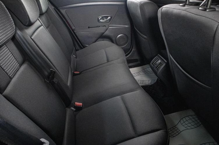 Renault Megane 15 из 17