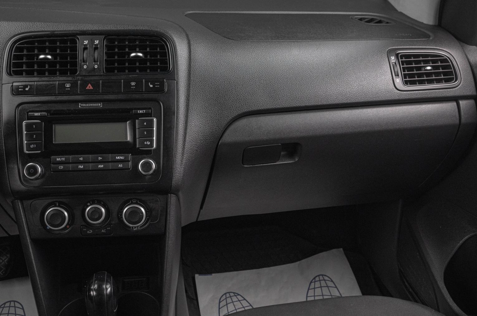 Volkswagen Polo 13 из 17