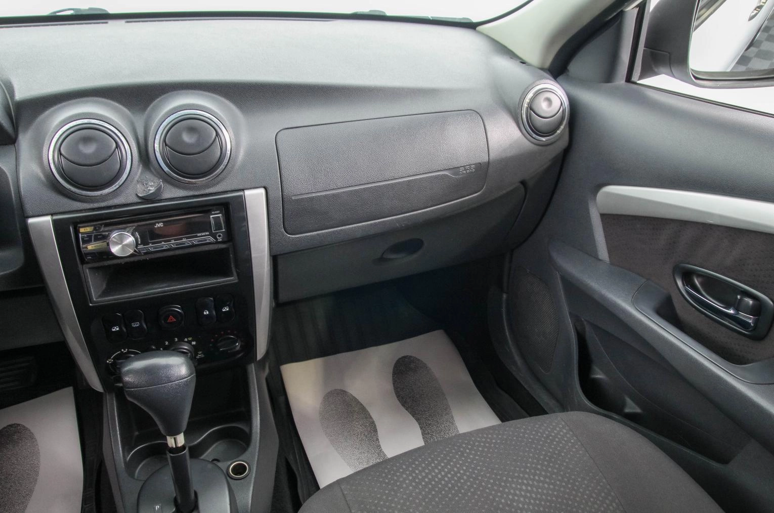 Nissan Almera 21 из 26