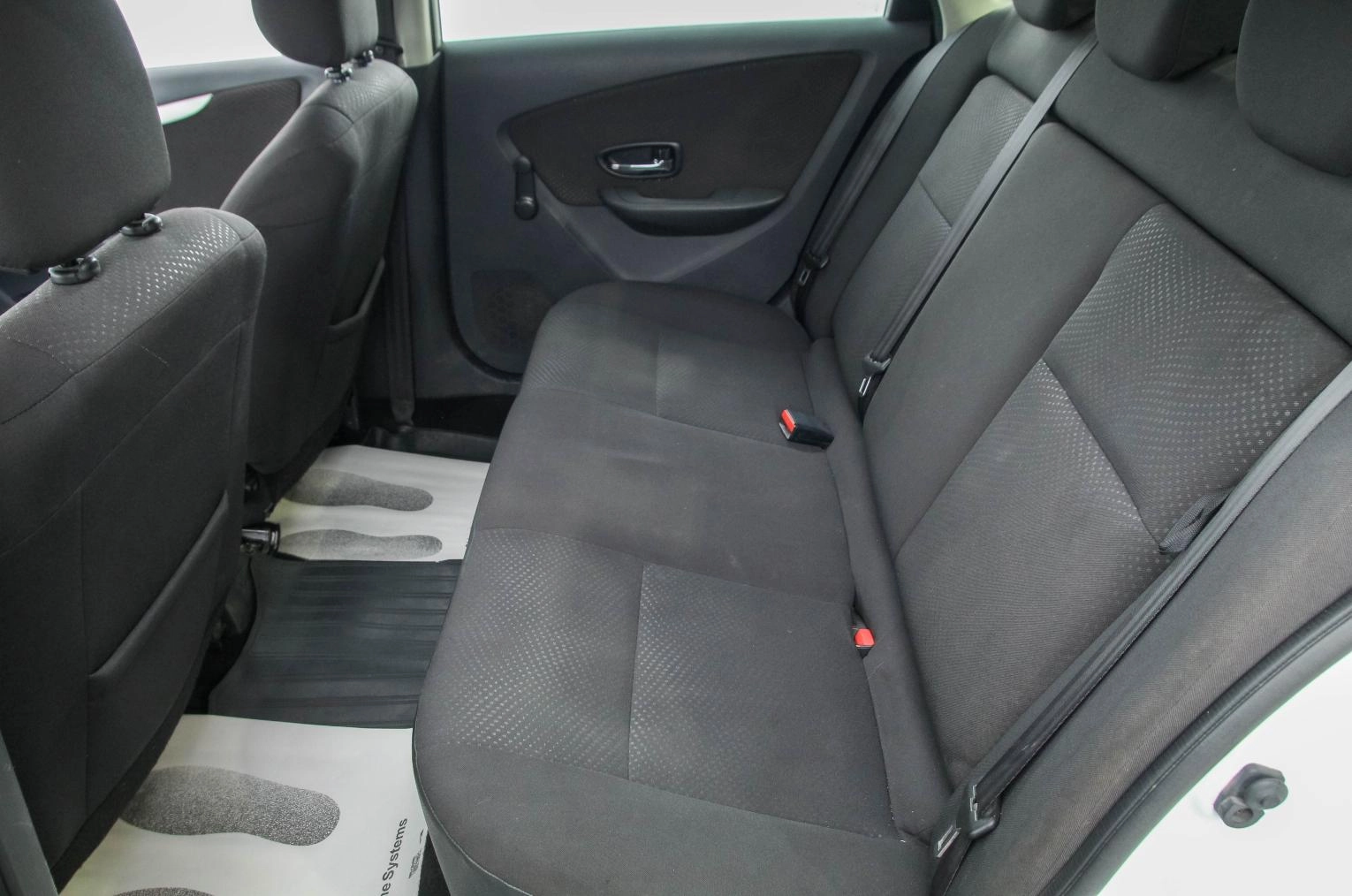 Nissan Almera 24 из 26