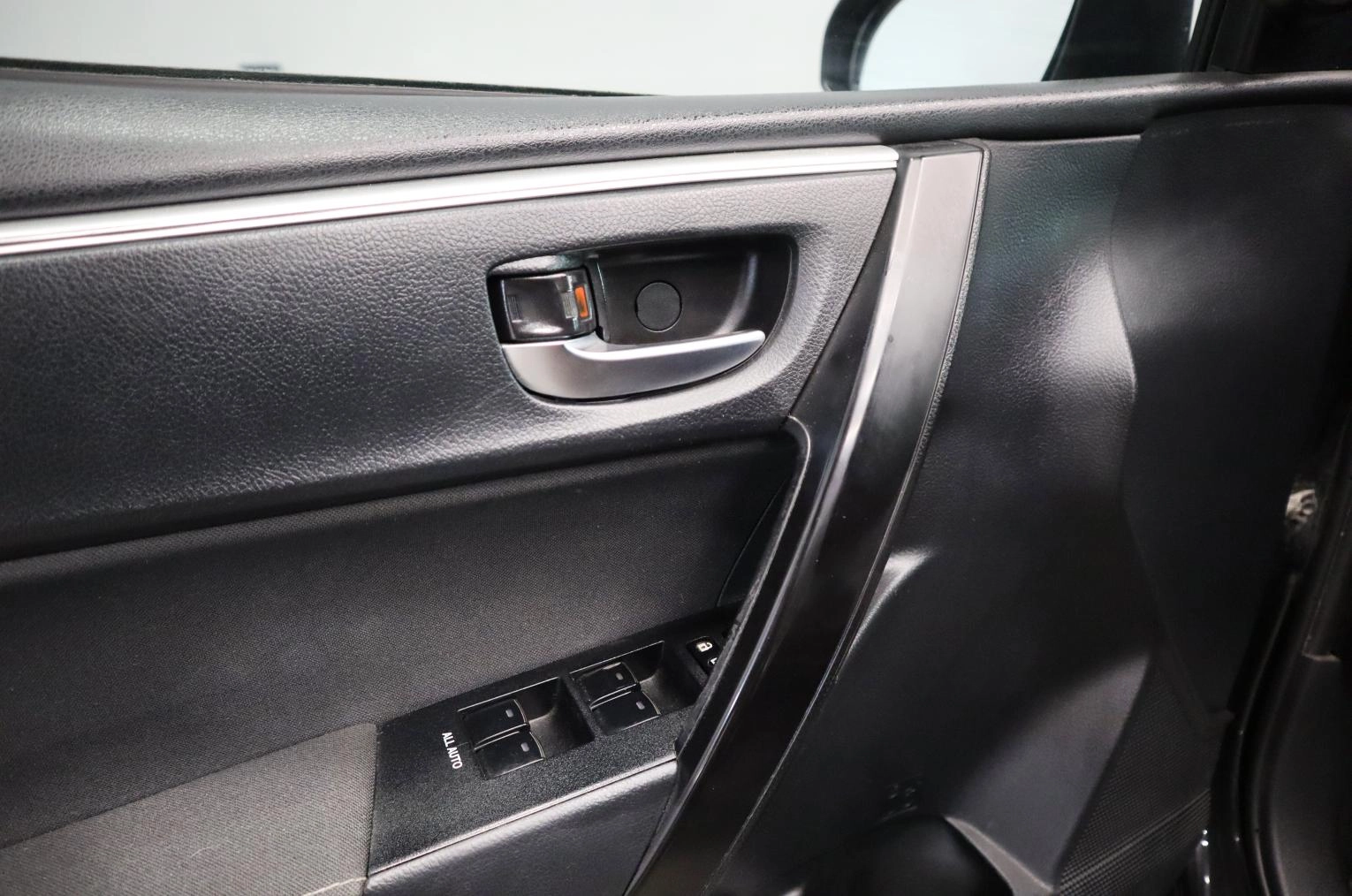 Toyota Corolla 7 из 20