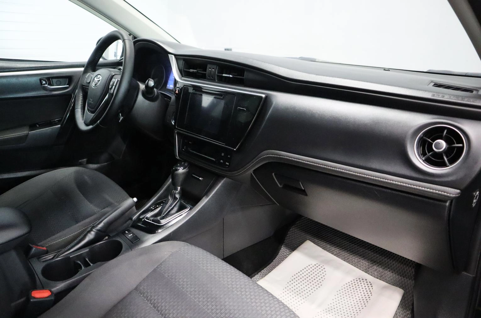 Toyota Corolla 18 из 20