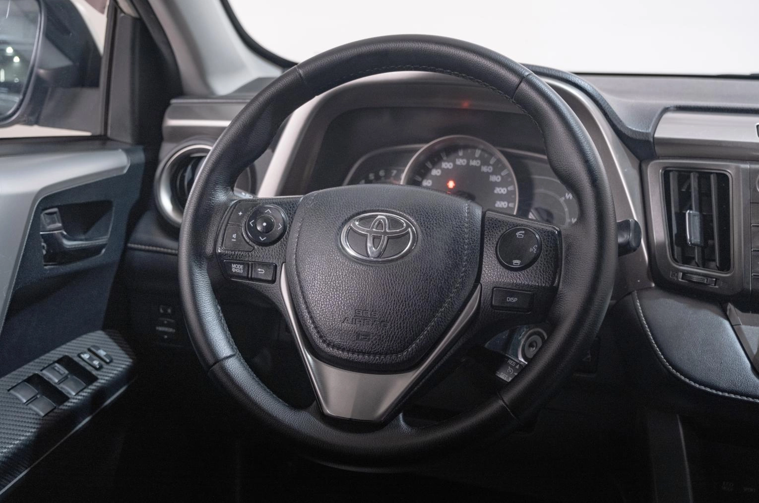 Toyota RAV4 11 из 22