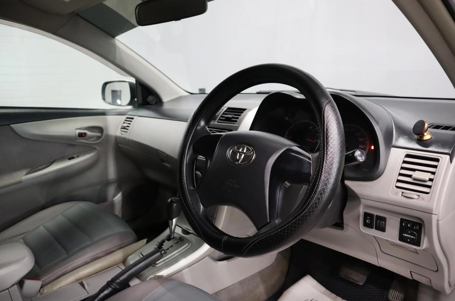 Toyota Corolla Axio 16 из 18