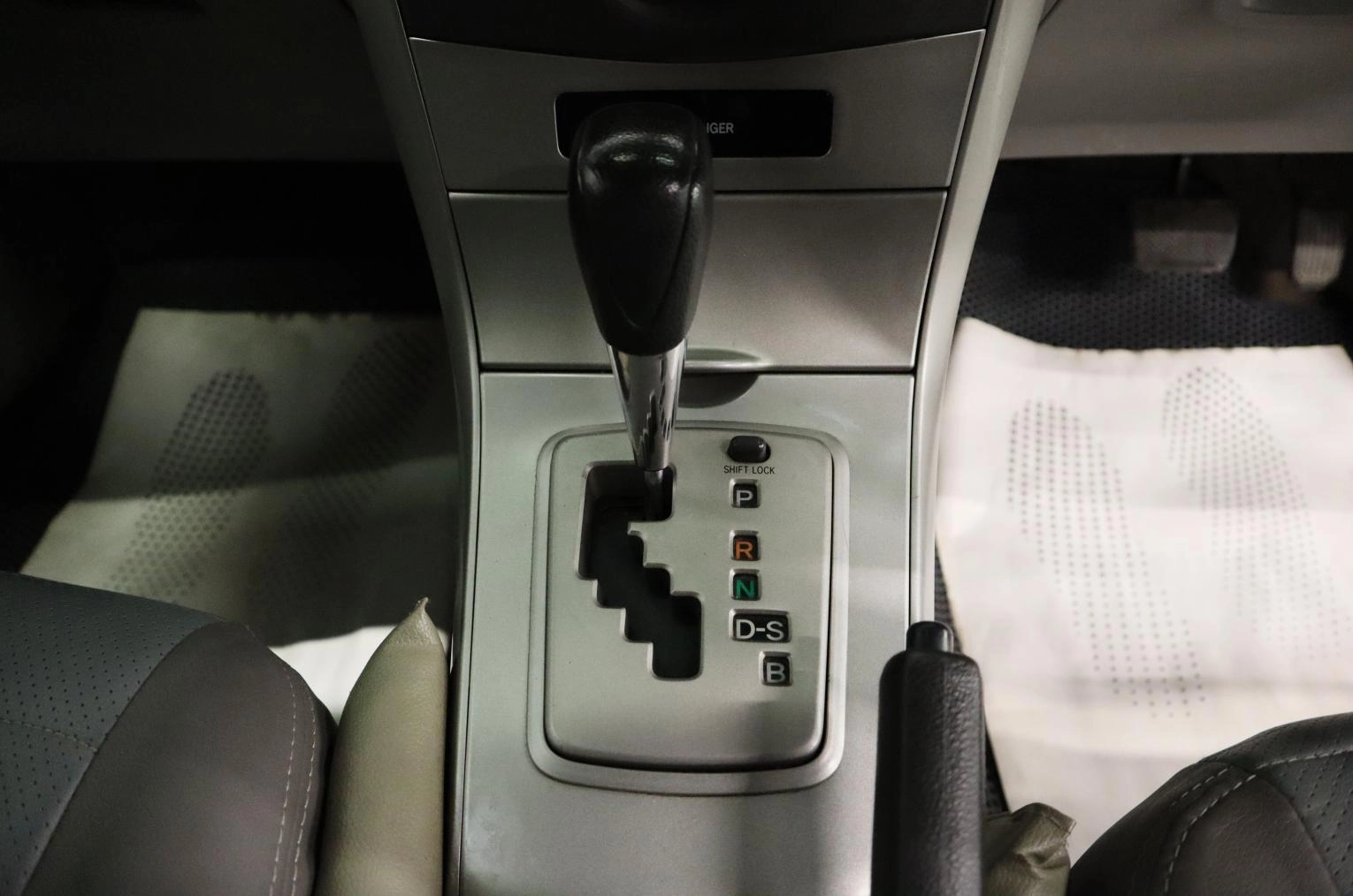 Toyota Corolla Axio 10 из 18