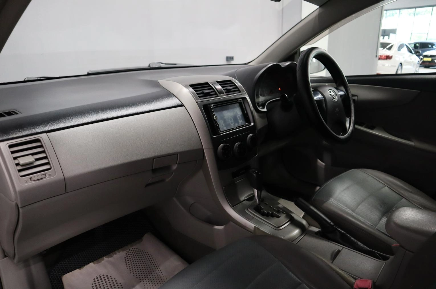 Toyota Corolla Axio 14 из 18