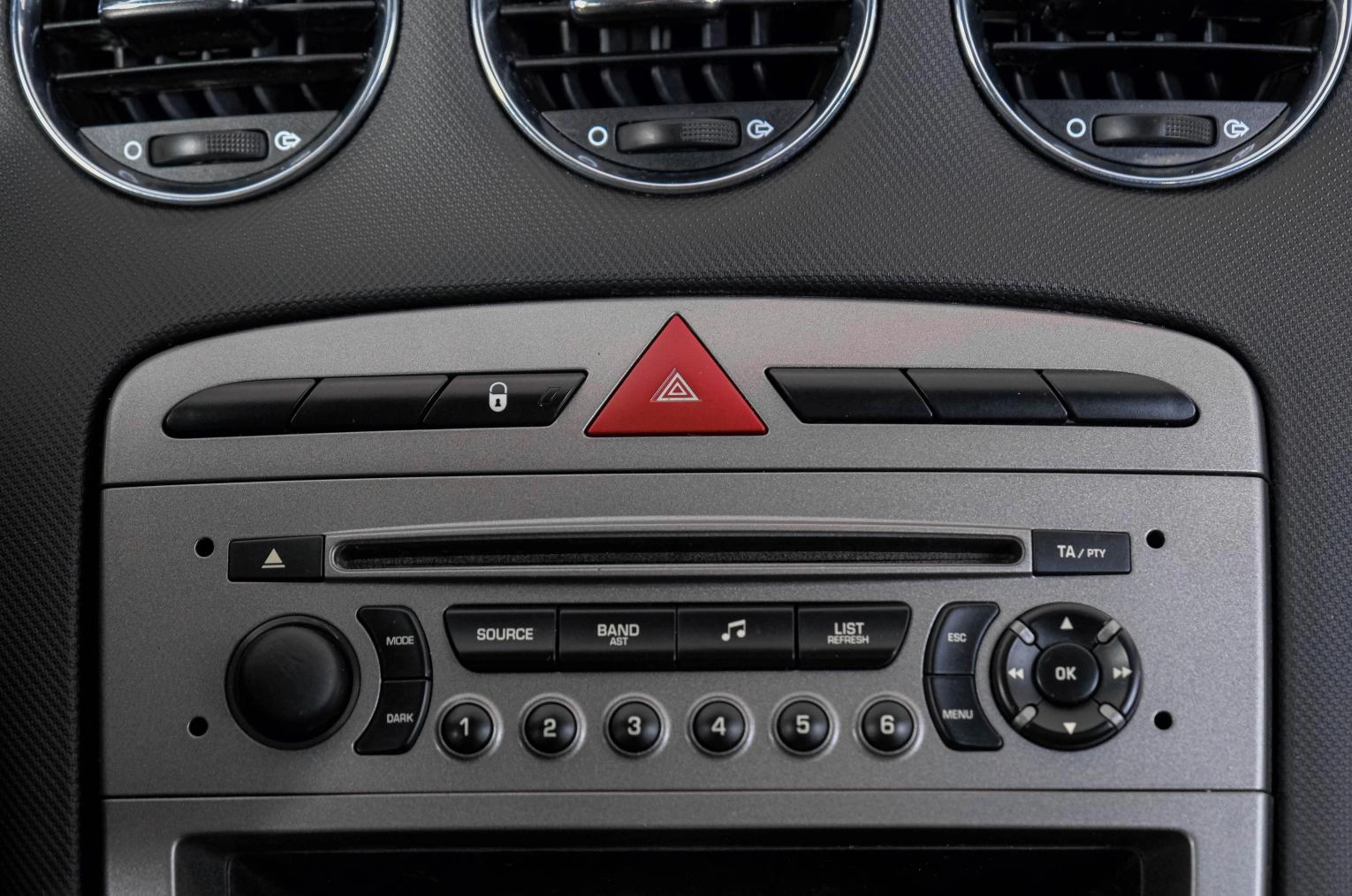 Peugeot 308 17 из 22