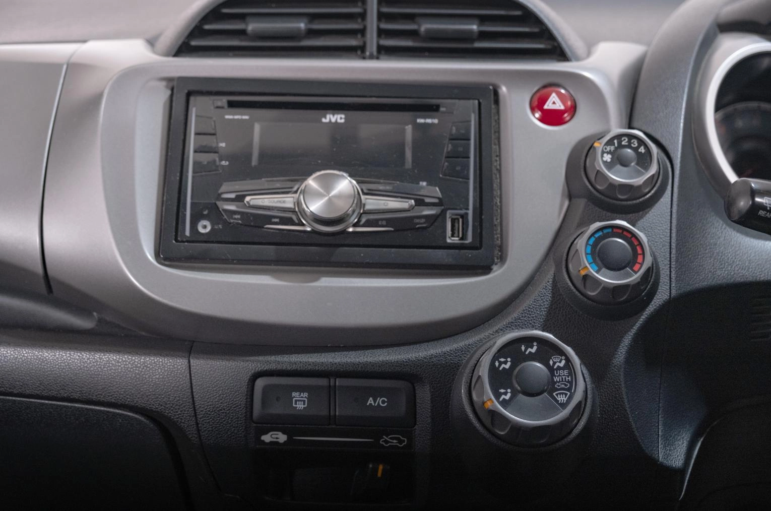 Honda Fit 12 из 19