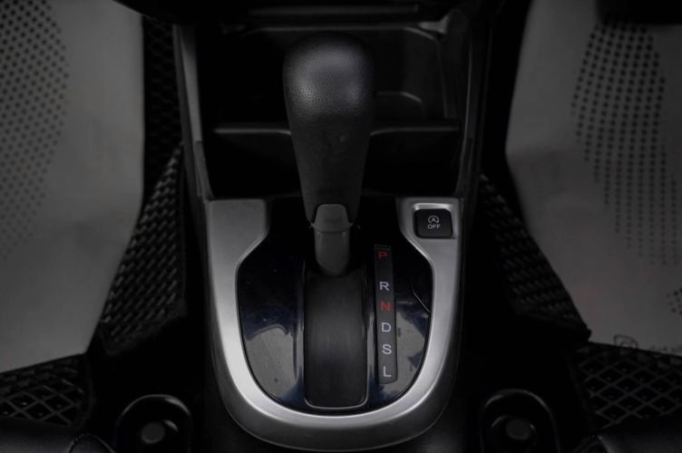 Honda Fit 19 из 21