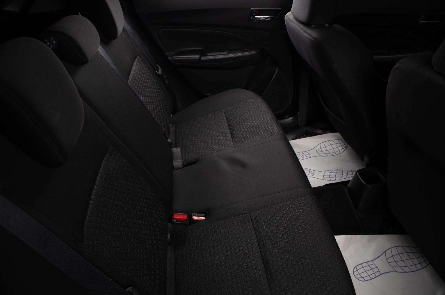 Suzuki Swift 17 из 19