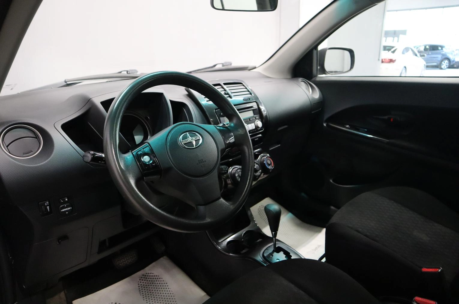 Scion xD 16 из 19