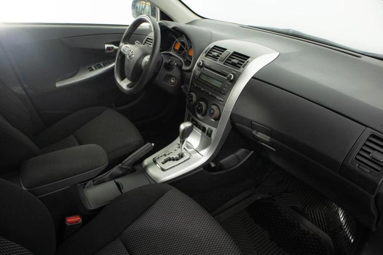 Toyota Corolla 10 из 22