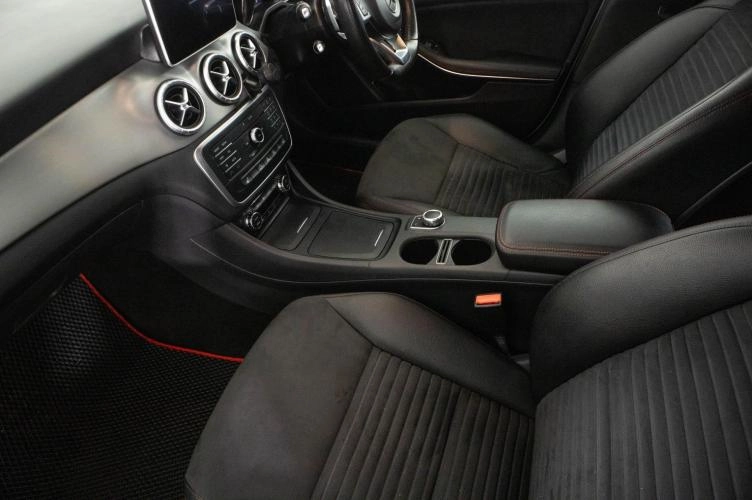 Mercedes-Benz CLA-класс 11 из 27