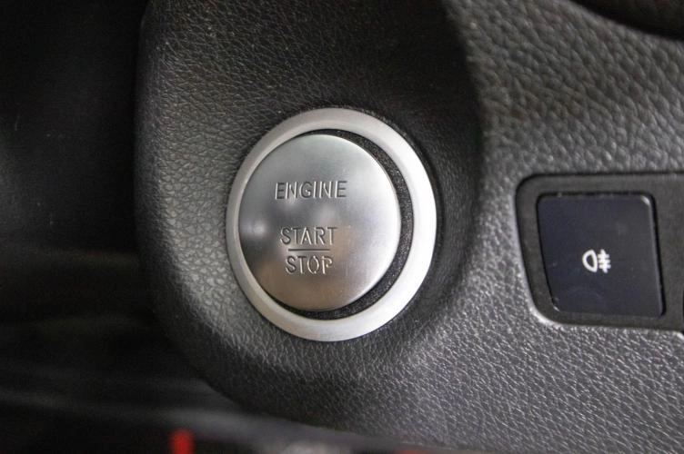 Mercedes-Benz CLA-класс 26 из 27