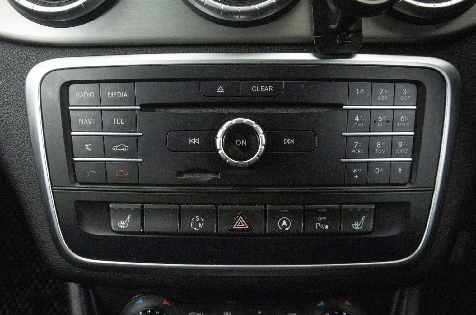 Mercedes-Benz CLA-класс 16 из 27