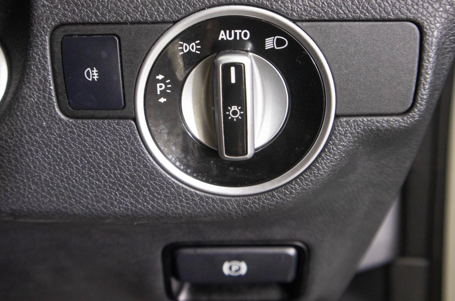 Mercedes-Benz CLA-класс 27 из 27