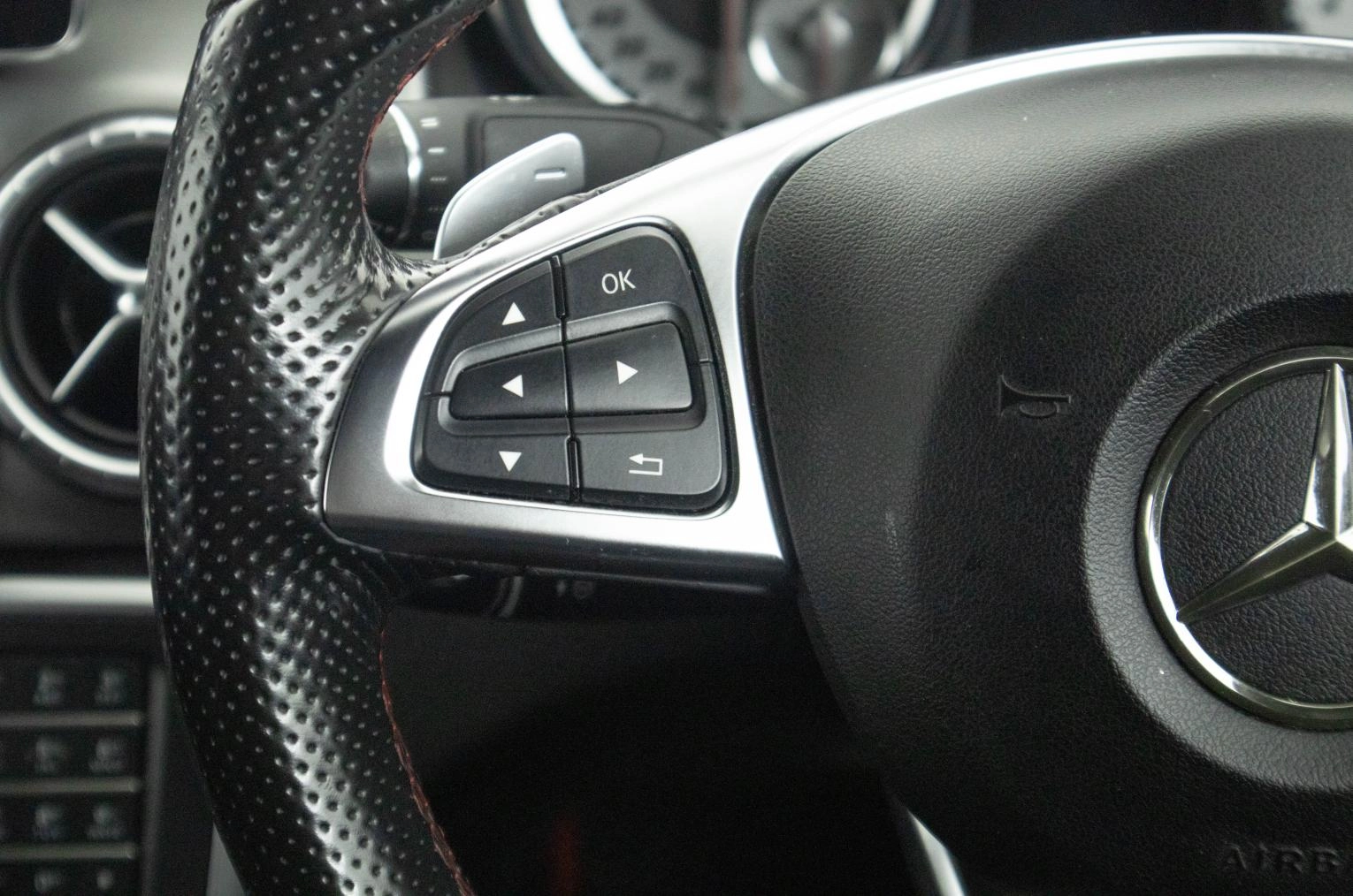 Mercedes-Benz CLA-класс 21 из 27