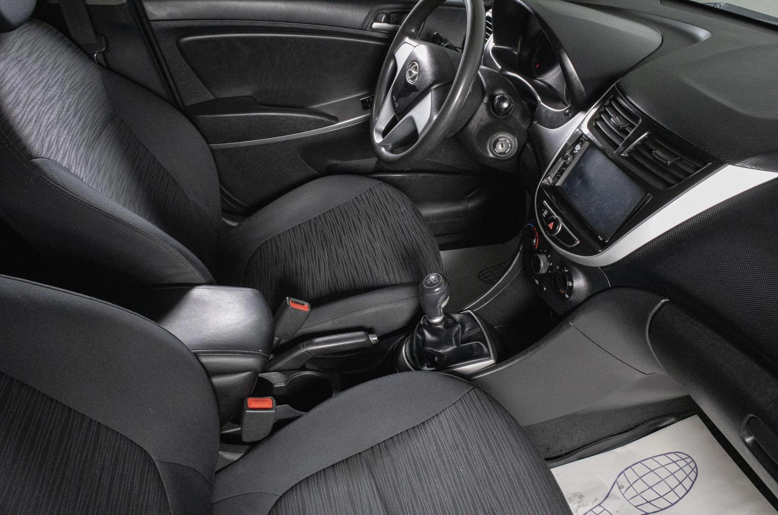 Hyundai Solaris 9 из 17