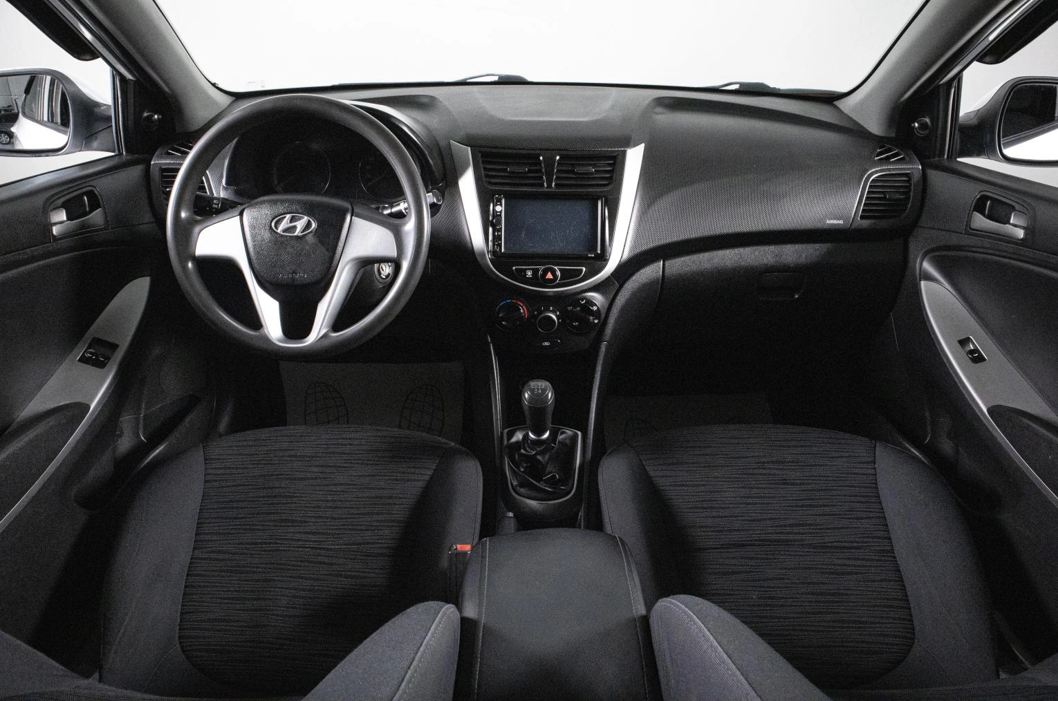 Hyundai Solaris 12 из 17