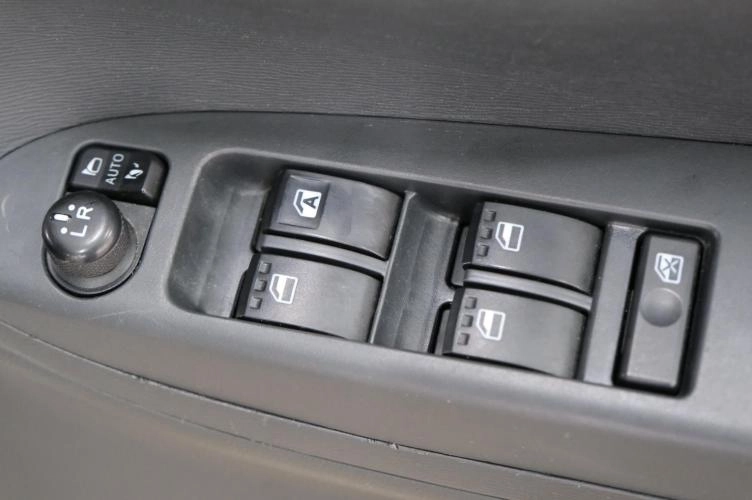 Daihatsu Tanto 8 из 23