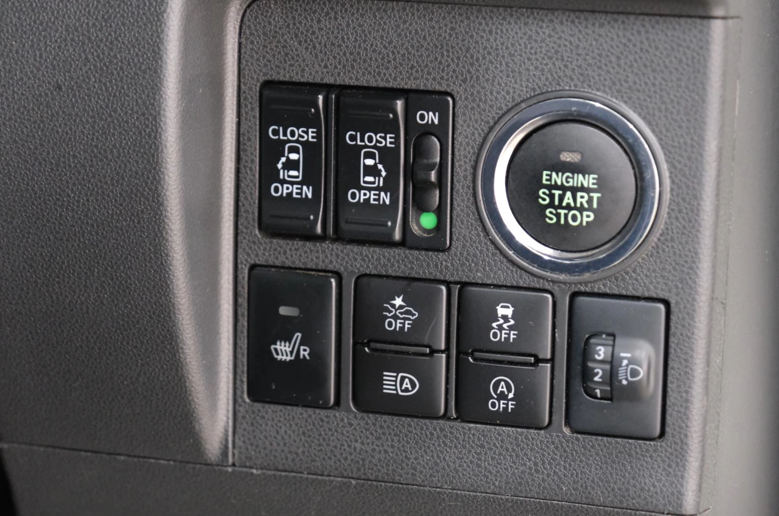 Daihatsu Tanto 9 из 23