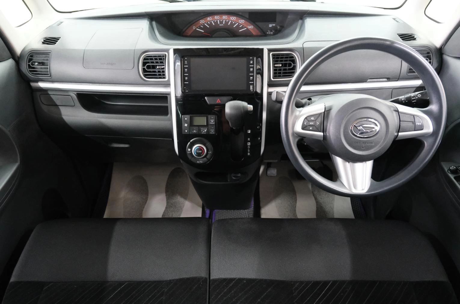 Daihatsu Tanto 15 из 23