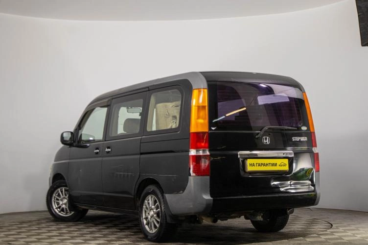 Honda Stepwgn 4 из 5