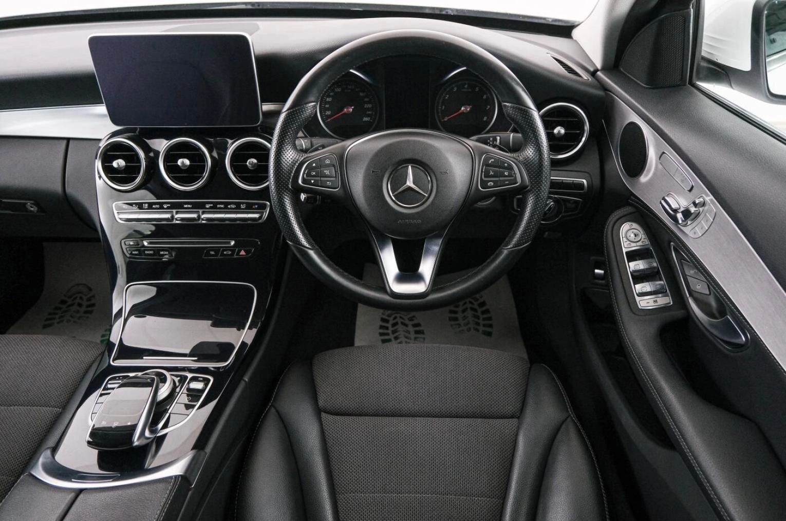 Mercedes-Benz C-класс 14 из 22