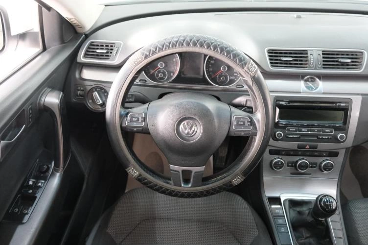 Volkswagen Passat 25 из 29