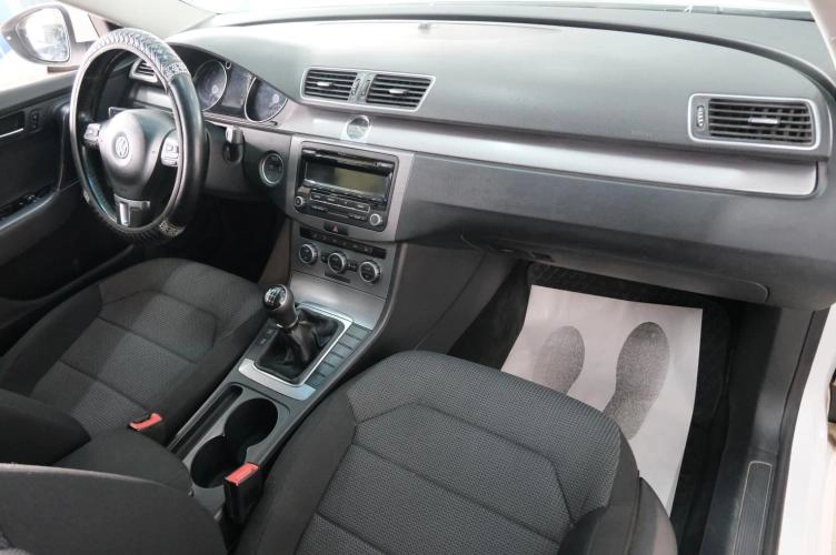 Volkswagen Passat 24 из 29